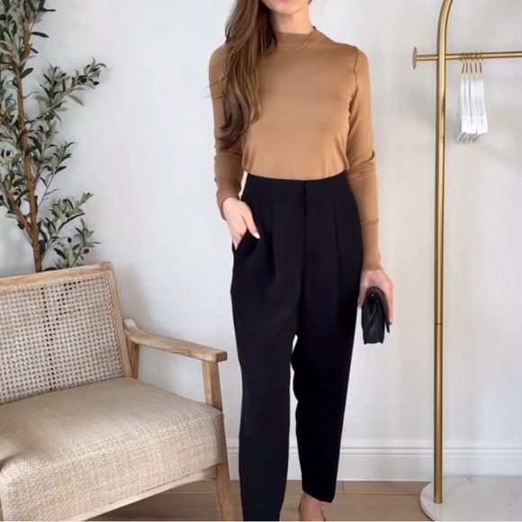 Express Silky Soft Fitted Crew Neck Knit Top in Pecan, Women's Size Medium - Picture 3 of 6